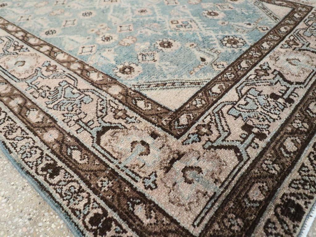 Galerie Shabab Collection Mid-20th Century Persian Malayer Throw Rug (20. Jahrhundert) im Angebot