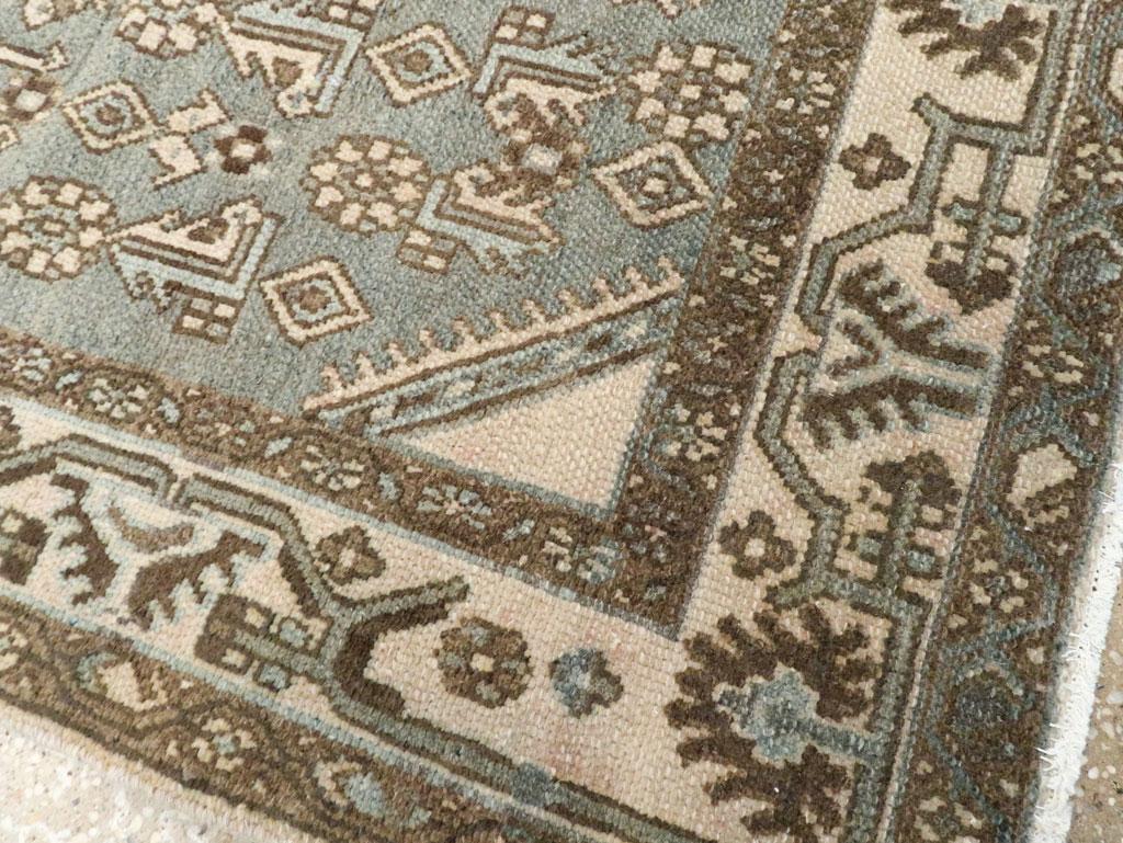 Lana Galerie Shabab Collection Tappeto da lancio persiano Malayer della metà del XX secolo in vendita