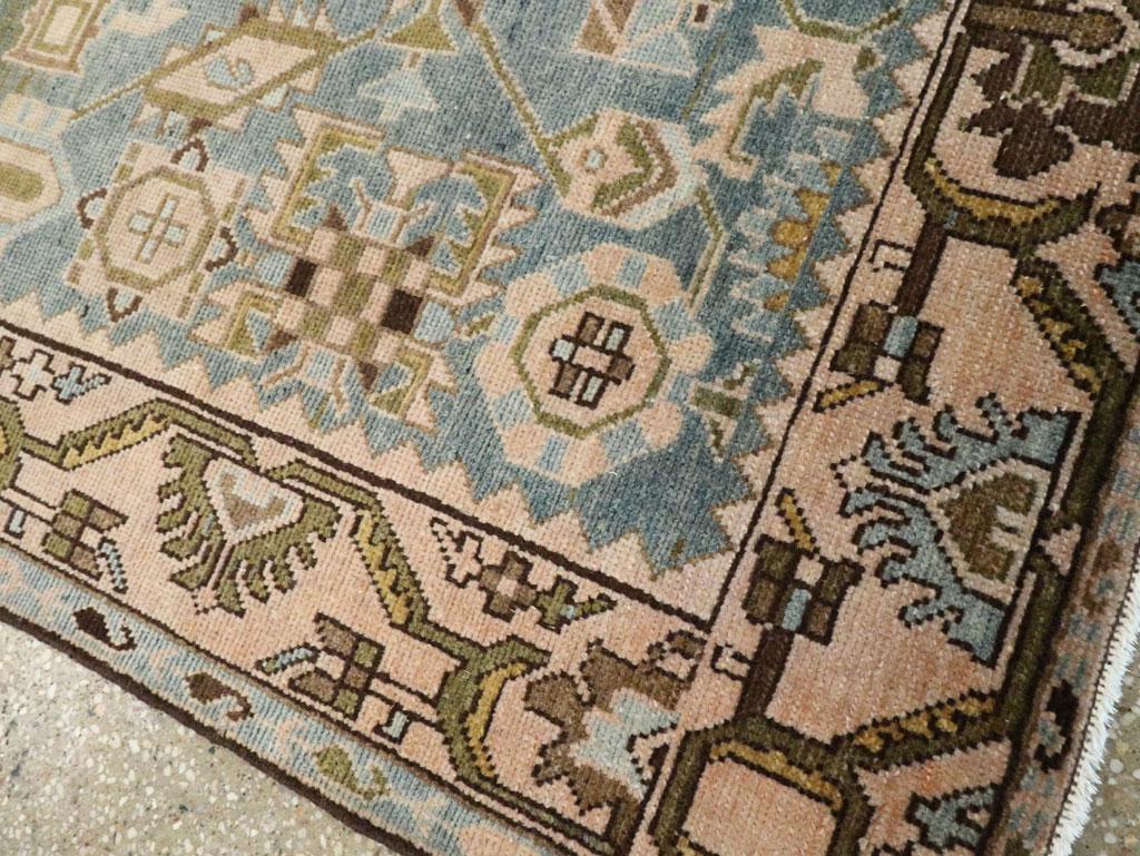 Galerie Shabab Collection Mitte des 20. Jahrhunderts Persischer Malayer Wurfteppich im Angebot 1
