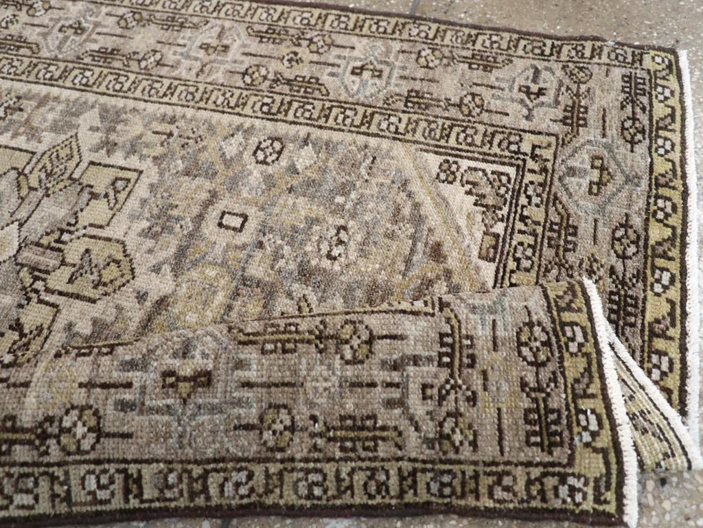 Colección Galerie Shabab Alfombra persa Malayer de mediados del siglo XX en venta 1