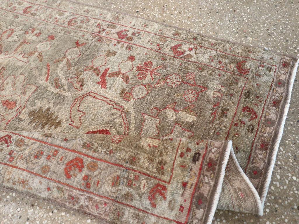 Colección Galerie Shabab Alfombra persa Malayer de mediados del siglo XX en venta 1