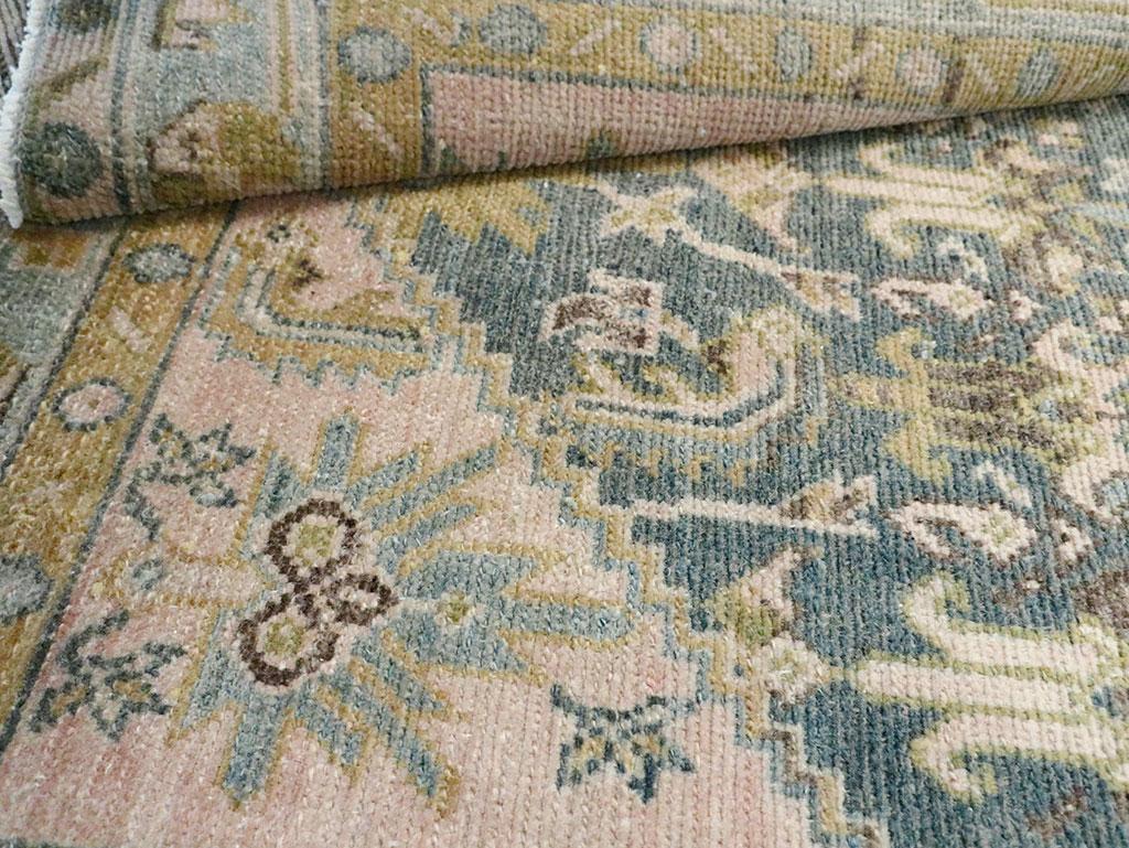 Galerie Shabab Collection Tappeto da lancio persiano Malayer della metà del XX secolo in vendita 1
