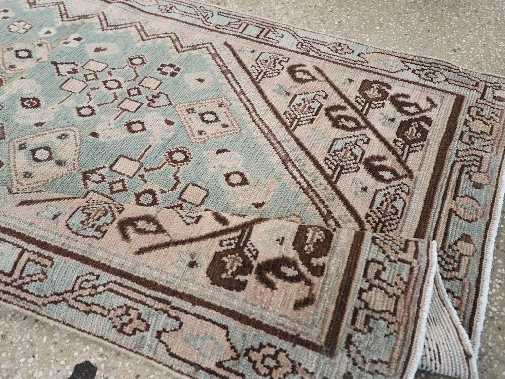 Galerie Shabab Collection Tappeto da lancio persiano Malayer della metà del XX secolo in vendita 1