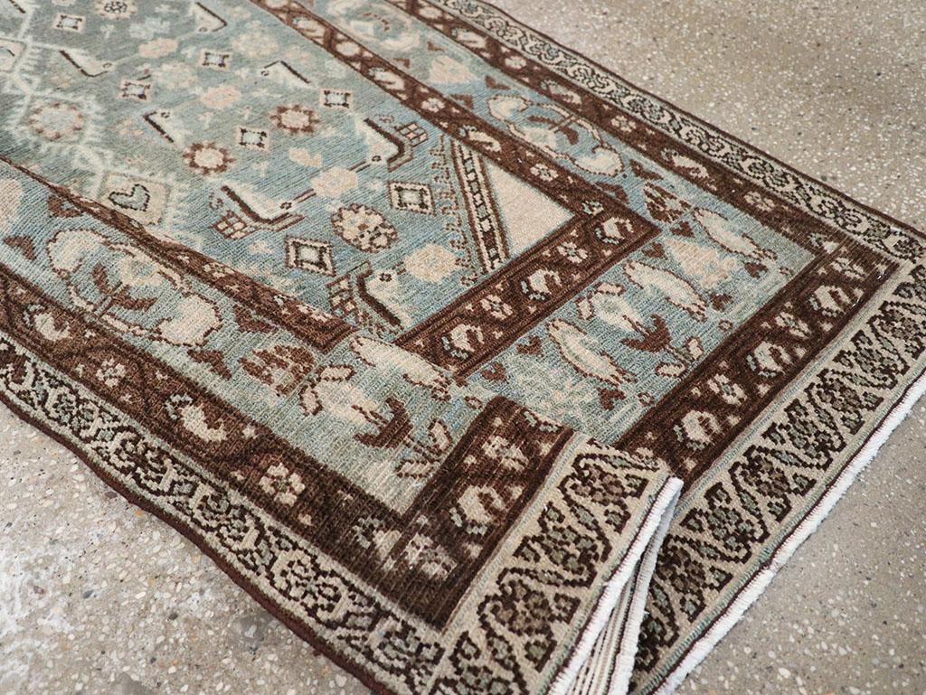 Galerie Shabab Collection Mitte des 20. Jahrhunderts Persischer Malayer Wurfteppich im Angebot 2