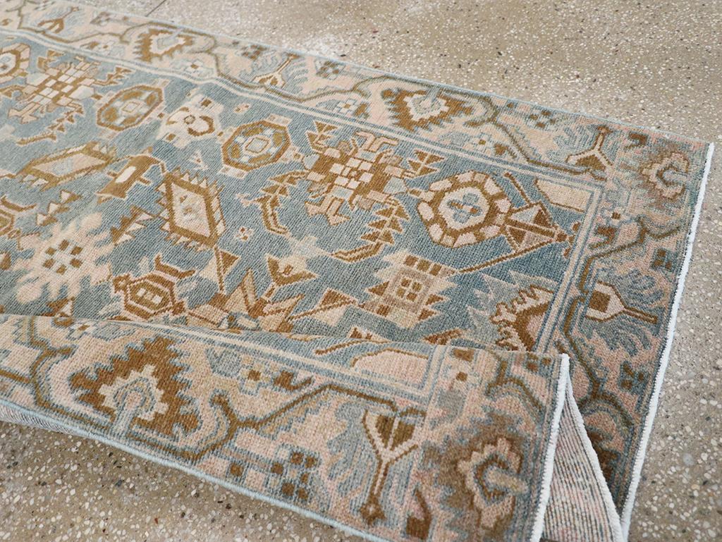 Galerie Shabab Collection Mid-20th Century Persian Malayer Throw Rug (Wolle) im Angebot