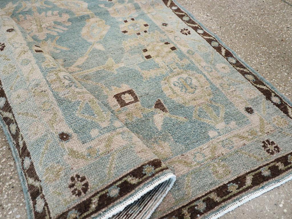 Galerie Shabab Collection Tappeto da lancio persiano Malayer della metà del XX secolo in vendita 1