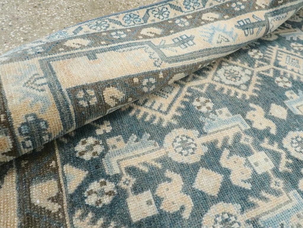 Galerie Shabab Collection Mitte des 20. Jahrhunderts Persischer Malayer Wurfteppich im Angebot 2