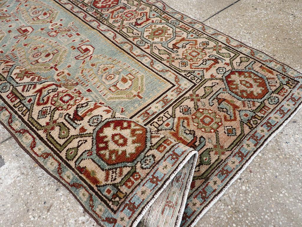 Galerie Shabab Collection Mitte des 20. Jahrhunderts Persischer Malayer Wurfteppich im Angebot 2