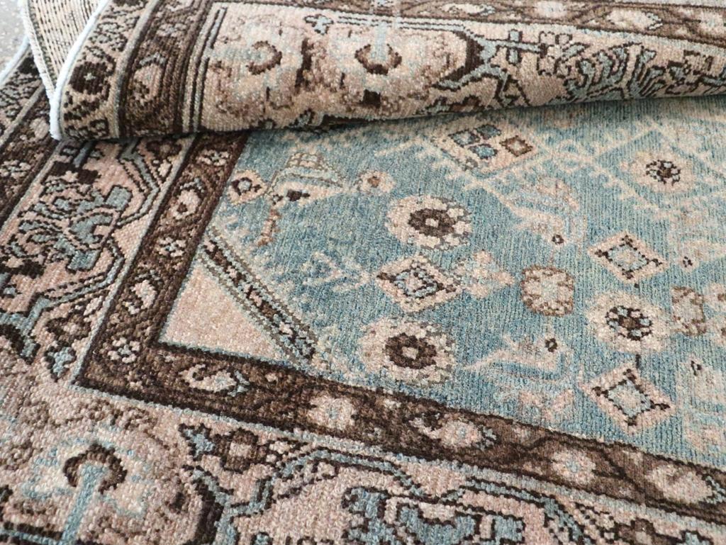 Galerie Shabab Collection Mid-20th Century Persian Malayer Throw Rug im Angebot 1