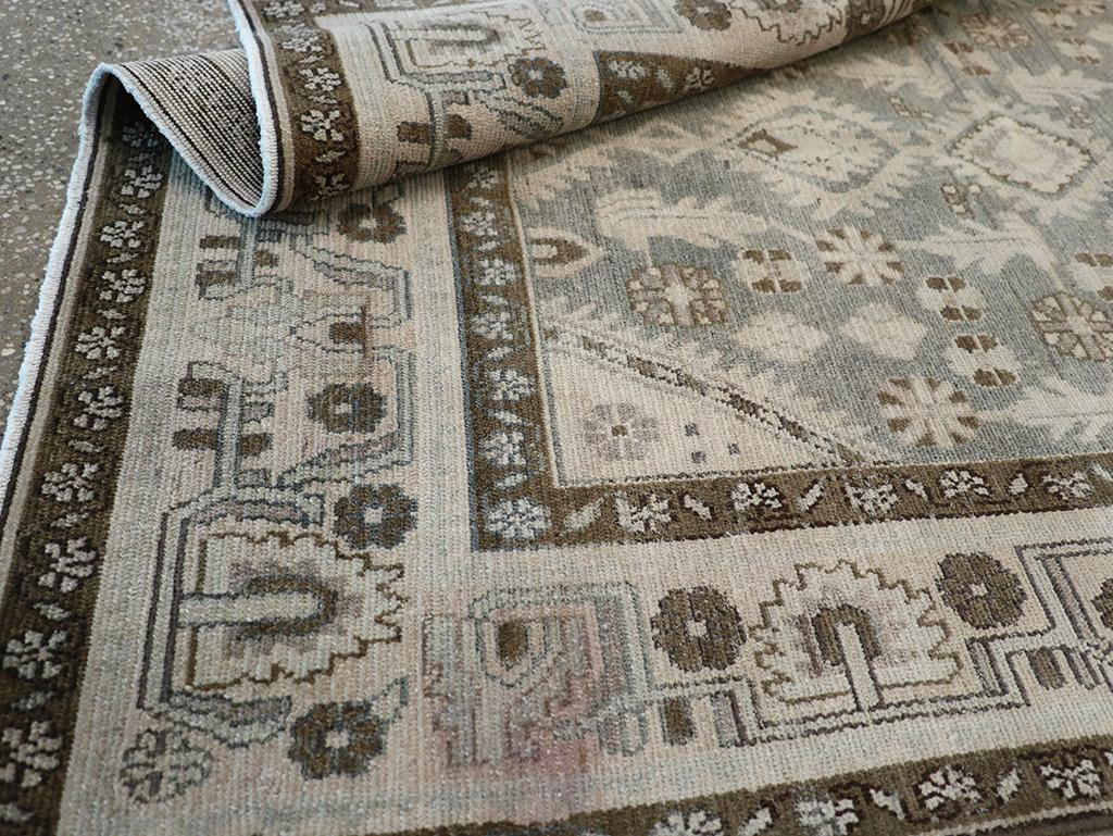 Galerie Shabab Collection Mid-20th Century Persian Malayer Throw Rug im Angebot 1