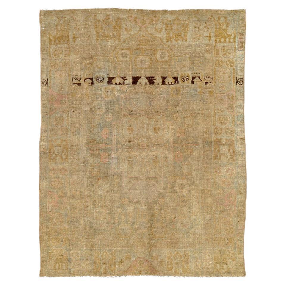 Galerie Shabab Collection Mitte des 20. Jahrhunderts Persischer Malayer Wurfteppich im Angebot
