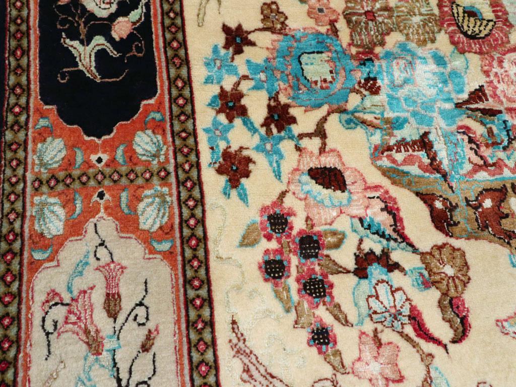 Colección Galerie Shabab Alfombra pictórica persa Quom de mediados del siglo XX Persa en venta