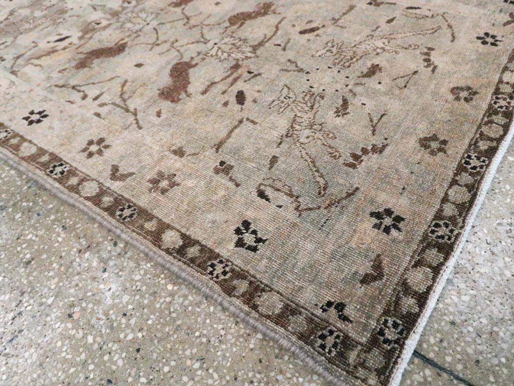Colección Galerie Shabab Alfombra persa sarouk de mediados del siglo XX en Excelente estado para la venta en New York, NY
