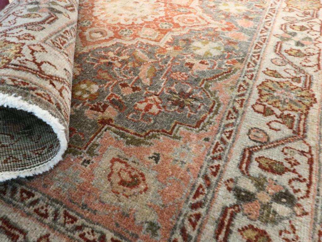 Galerie Shabab Collection Persischer Sarouk-Teppich aus der Mitte des 20. (Wolle) im Angebot