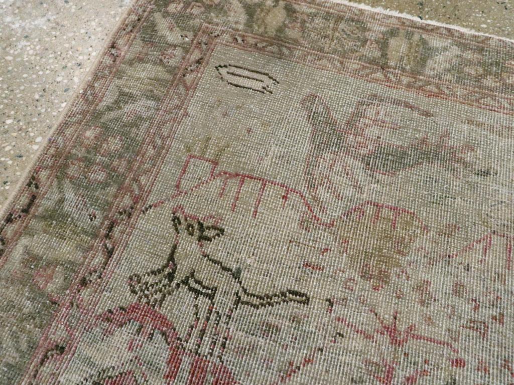 Colección Galerie Shabab Alfombra pictórica persa Tabriz de mediados del siglo XX Anudado a mano en venta