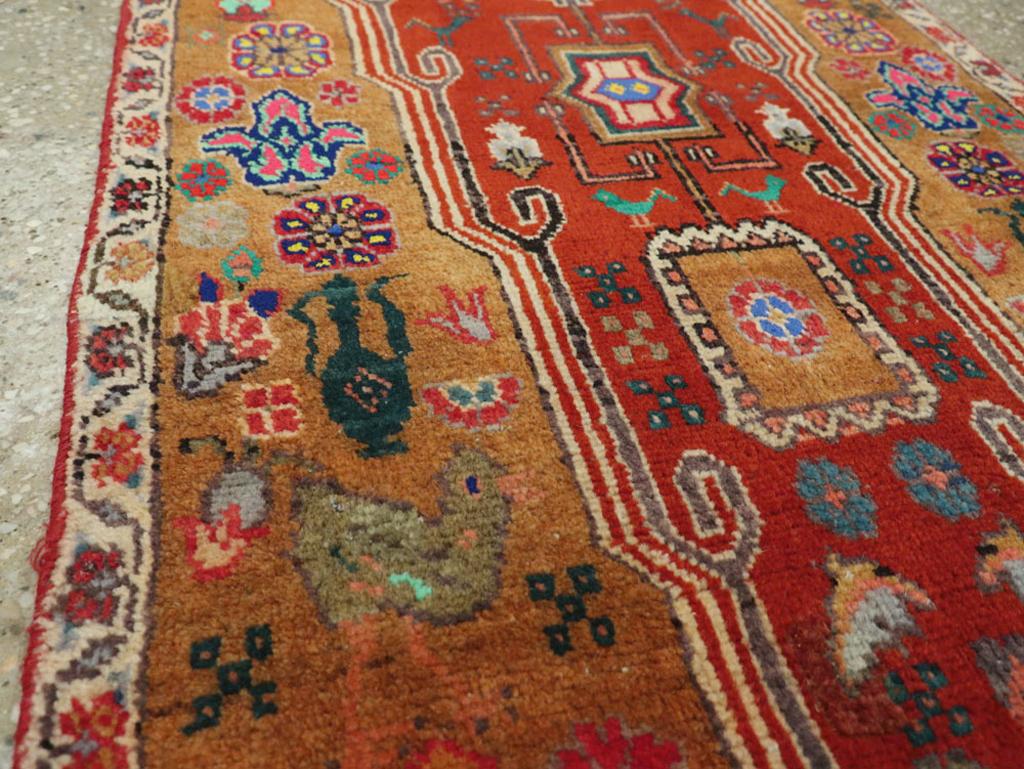 Perse Collection Shabab Collection Persane Tabriz du milieu du 20ème siècle Runner en vente