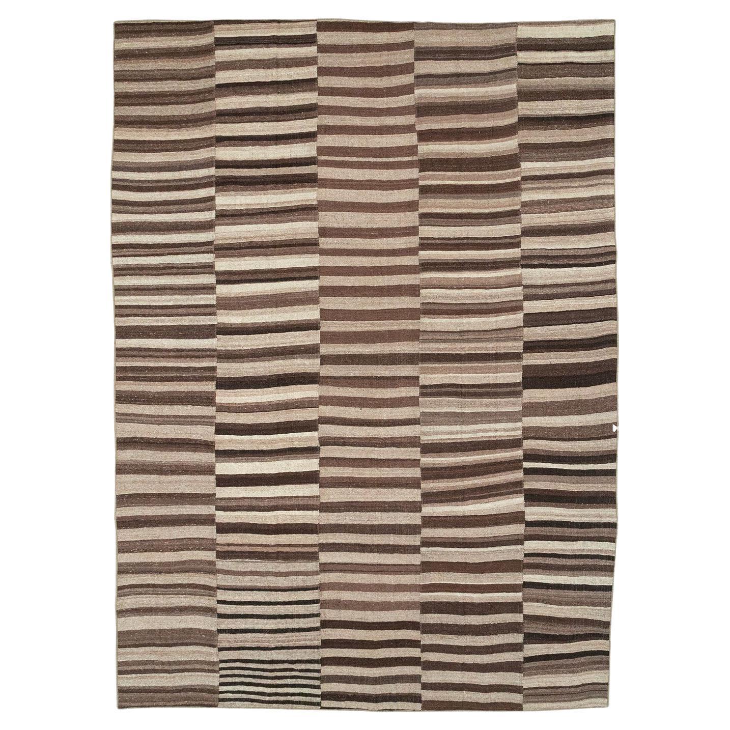 Galerie Shabab Collection Mid-20th Century Turkey Flatweave Kilim Carpet For Sale