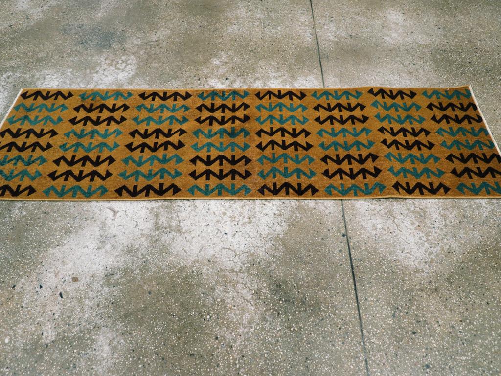 Galerie Shabab Collection Mid-20th Century Turkish Anatolian Art Deco Runner In Excellent Condition For Sale In New York, NY