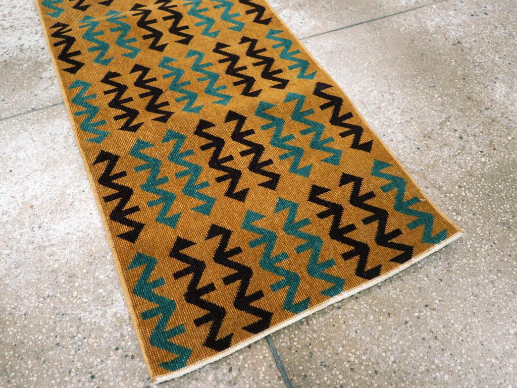 Galerie Shabab Collection Mid-20th Century Turkish Anatolian Art Deco Runner For Sale 1