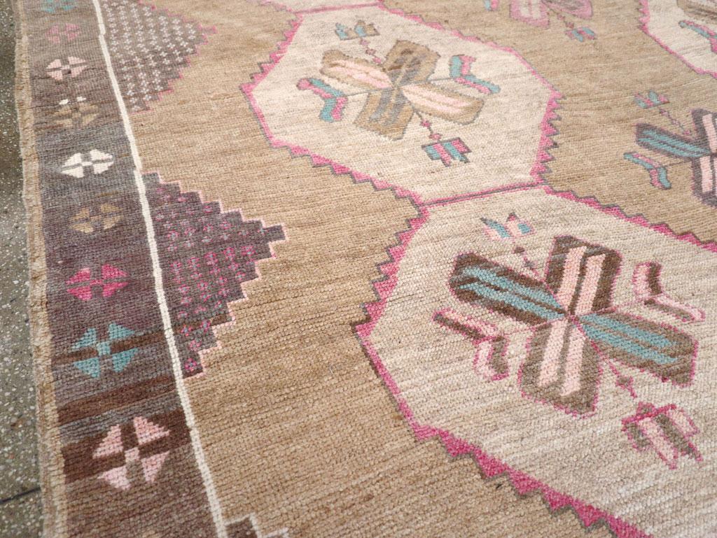 Tribal Galerie Shabab Collection Mid-20th Century Turkish Anatolian Carpet For Sale