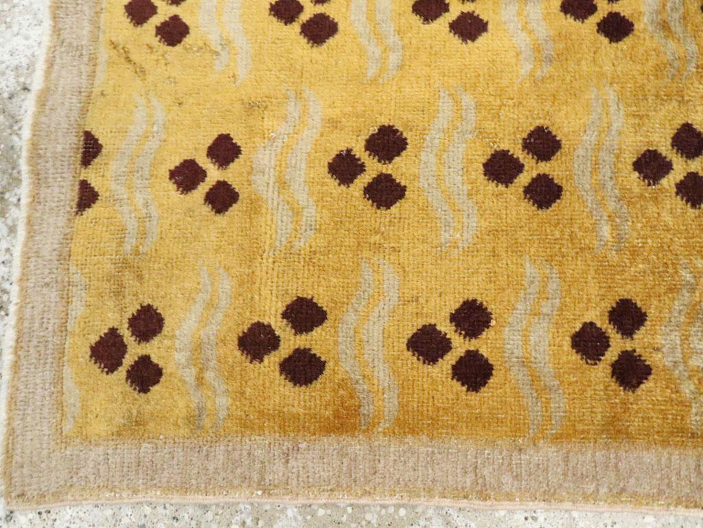 Galerie Shabab Collection Mid-20th Century Turkish Anatolian Deco Throw Rug In Excellent Condition For Sale In New York, NY