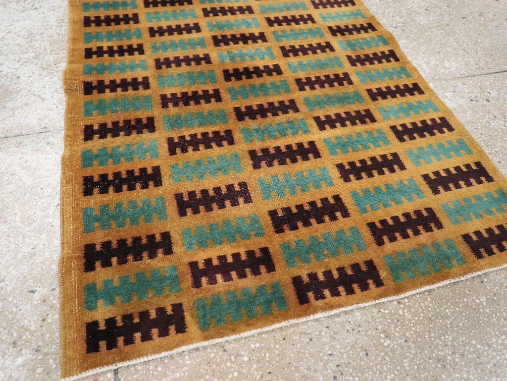 Colección Galerie Shabab Alfombra Anatolia Turca Deco de mediados del siglo XX en Excelente estado para la venta en New York, NY