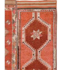 Galerie Shabab Collection Mitte des 20. Jahrhunderts Türkisch Anatolisch Room Size Carpet
