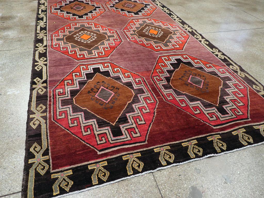 Wool Galerie Shabab Collection Mid-20th Century Turkish Anatolian Room Size Carpet For Sale