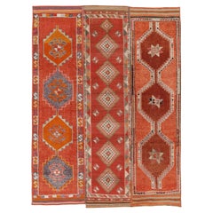 Galerie Shabab Collection Mitte des 20. Jahrhunderts Türkisch Anatolisch Room Size Carpet