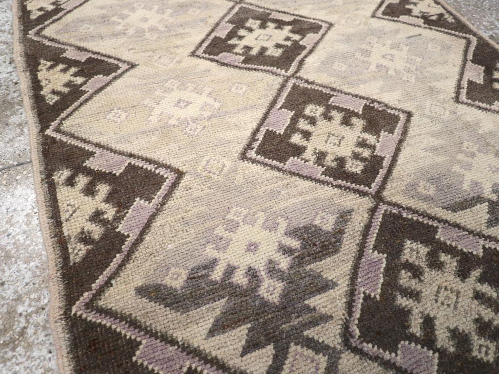 Tribal Collection Shabab, tapis turc d'Anatolie du milieu du 20e siècle en vente