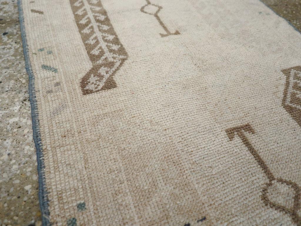 Rustic Galerie Shabab Collection Mid-20th Century Turkish Anatolian Rug For Sale