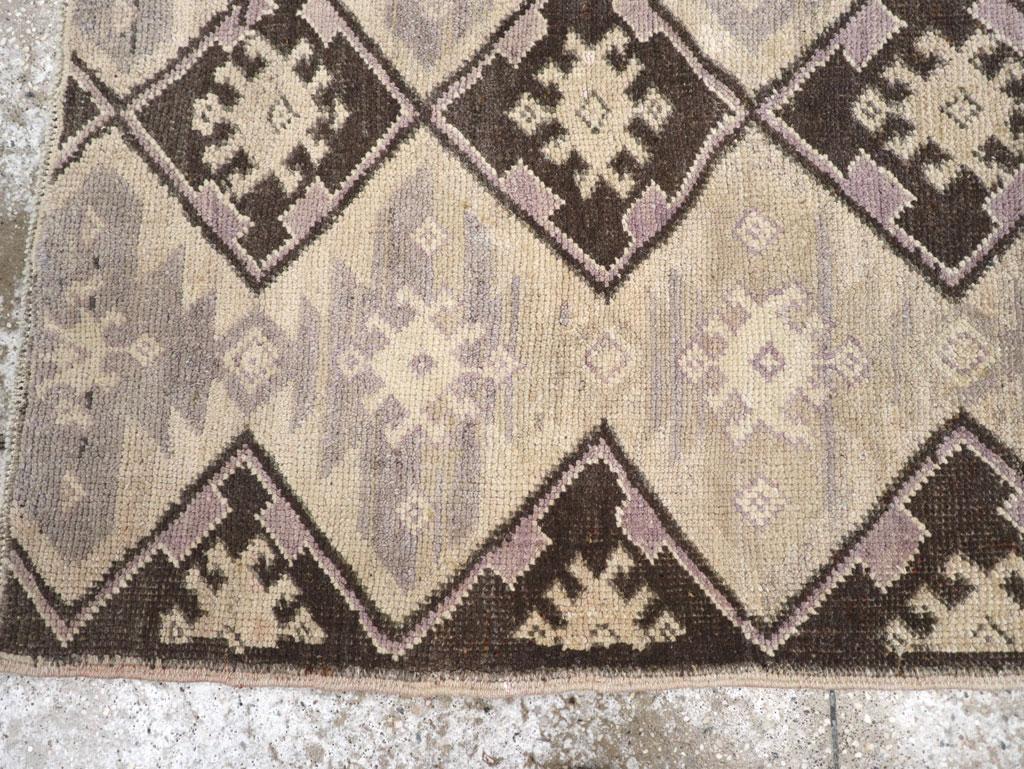 Noué à la main Collection Shabab, tapis turc d'Anatolie du milieu du 20e siècle en vente