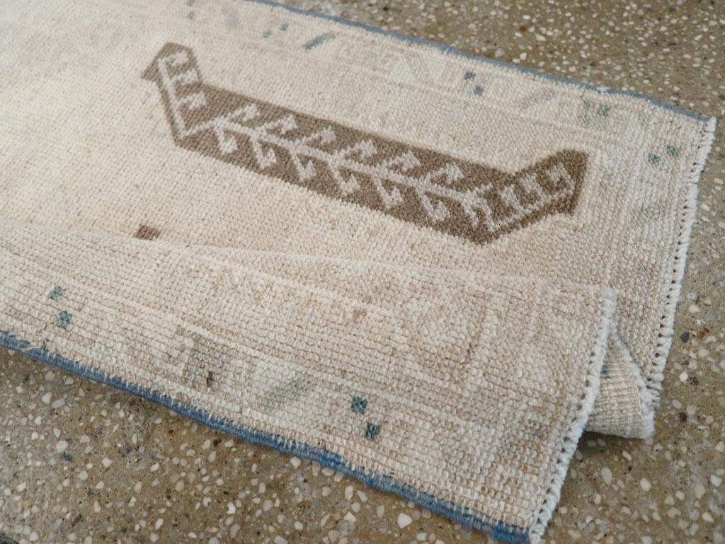 Galerie Shabab Collection Mid-20th Century Turkish Anatolian Rug For Sale 1