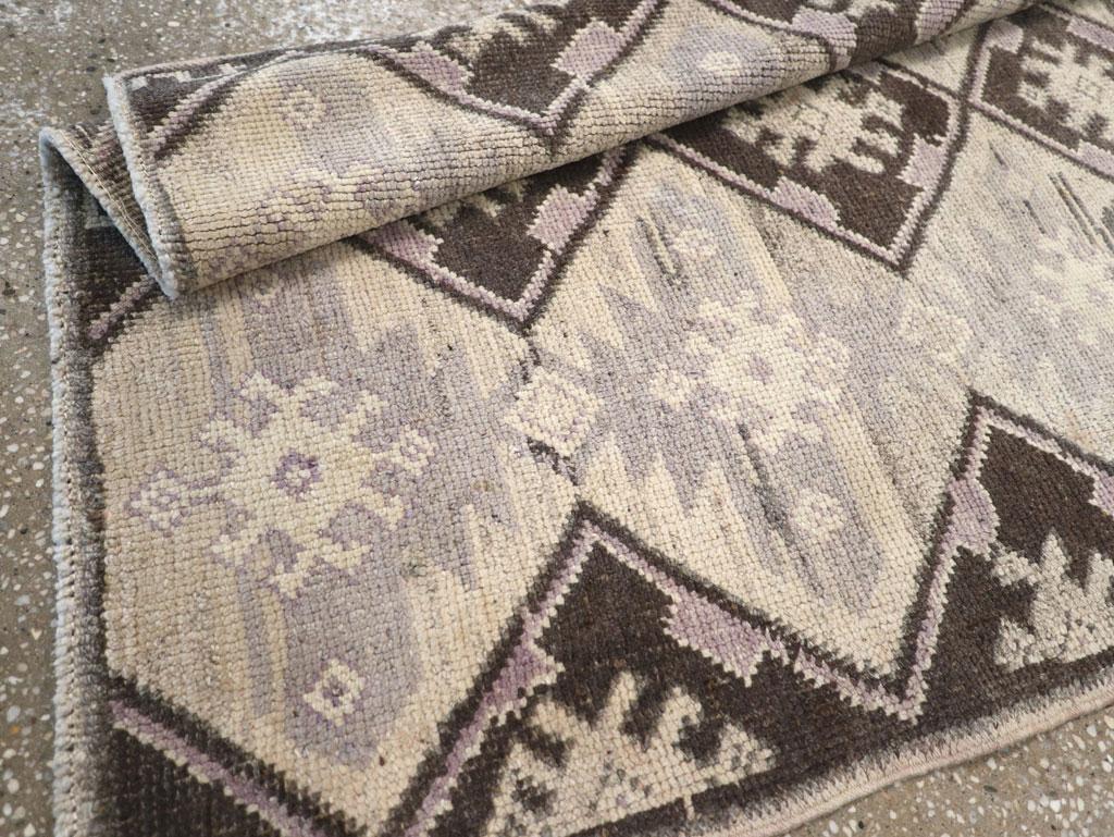 Laine Collection Shabab, tapis turc d'Anatolie du milieu du 20e siècle en vente