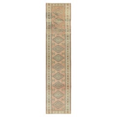 Galerie Shabab Collection Mitte des 20. Jahrhunderts Türkischer Anatolischer Läufer