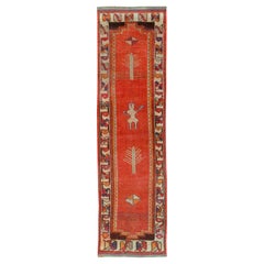Galerie Shabab Collection Mid-20th Century Turkish Anatolian Runner (Coureur turc anatolien du milieu du XXe siècle)