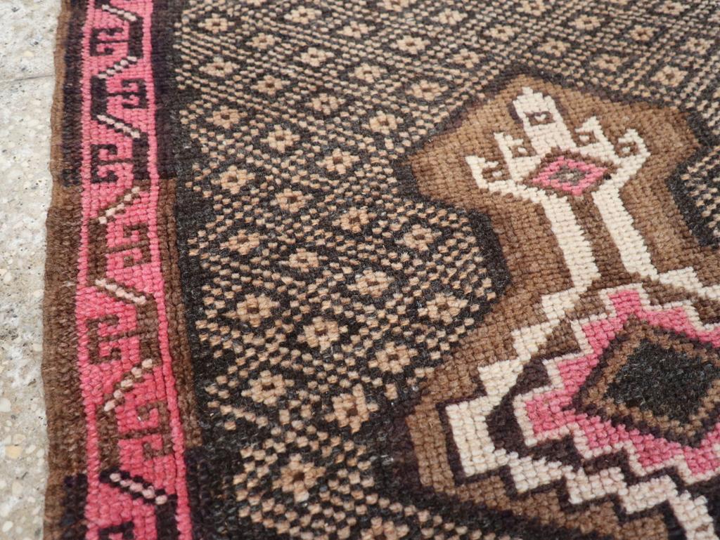 Galerie Shabab Collection Mitte des 20. Jahrhunderts Türkischer Anatolischer Wurfteppich (Stammeskunst) im Angebot