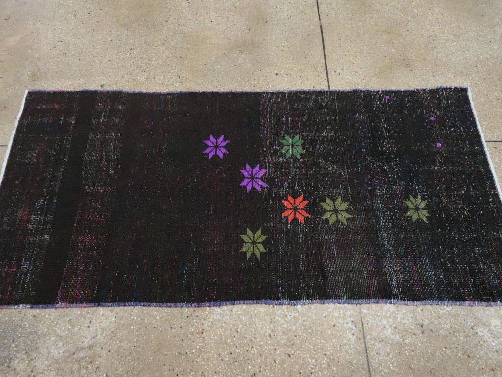 Hand-Knotted Galerie Shabab Collection Mid-20th Century Turkish Anatolian Throw Rug For Sale