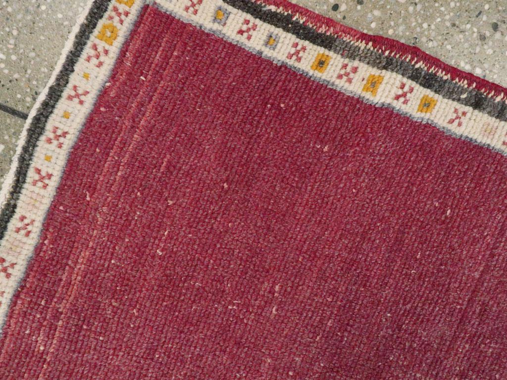 Galerie Shabab Collection Mitte des 20. Jahrhunderts Türkischer Anatolischer Wurfteppich im Zustand „Hervorragend“ im Angebot in New York, NY