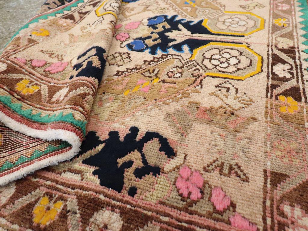 Colección Galerie Shabab Alfombra Turca de Anatolia de mediados del siglo XX Anudado a mano en venta