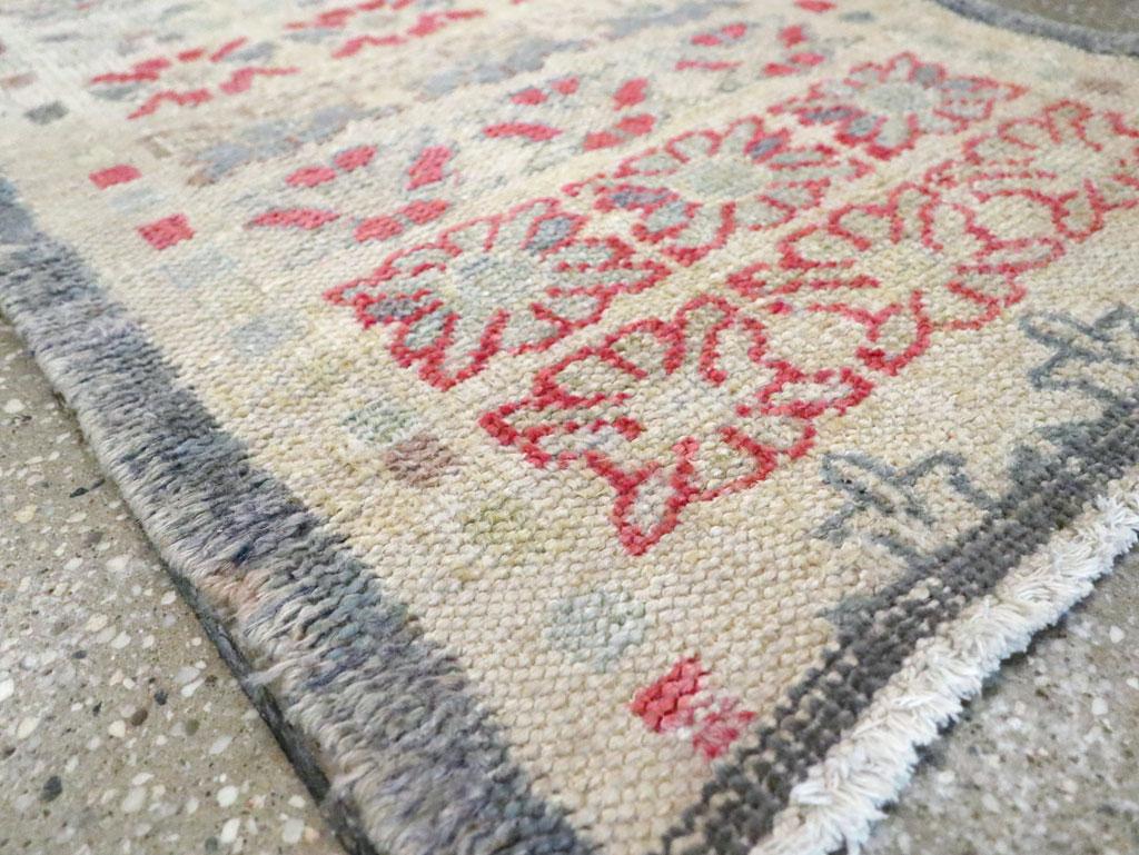 Colección Galerie Shabab Alfombra Turca de Anatolia de mediados del siglo XX en Excelente estado para la venta en New York, NY