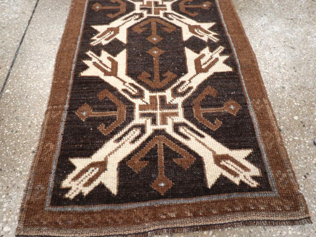 Wool Galerie Shabab Collection Mid-20th Century Turkish Anatolian Throw Rug For Sale