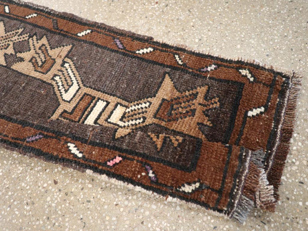 Lana Galerie Shabab Collection Tappeto da lancio turco anatolico della metà del XX secolo in vendita