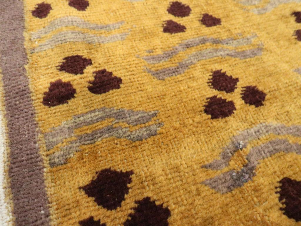 Galerie Shabab Collection Türkischer Art-Deco-Teppich aus der Mitte des 20. (Art déco) im Angebot