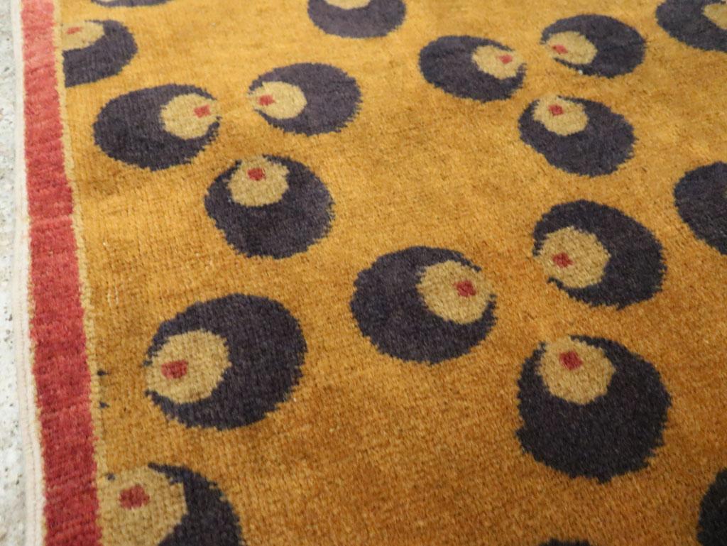 Galerie Shabab Collection Mitte des 20. Jahrhunderts Türkischer Art Deco Wurfteppich (Art déco) im Angebot