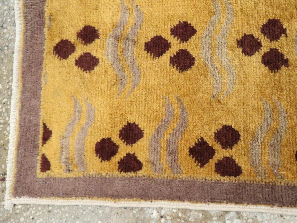 Galerie Shabab Collection Mitte des 20. Jahrhunderts Türkischer Art Deco Wurfteppich im Zustand „Hervorragend“ im Angebot in New York, NY