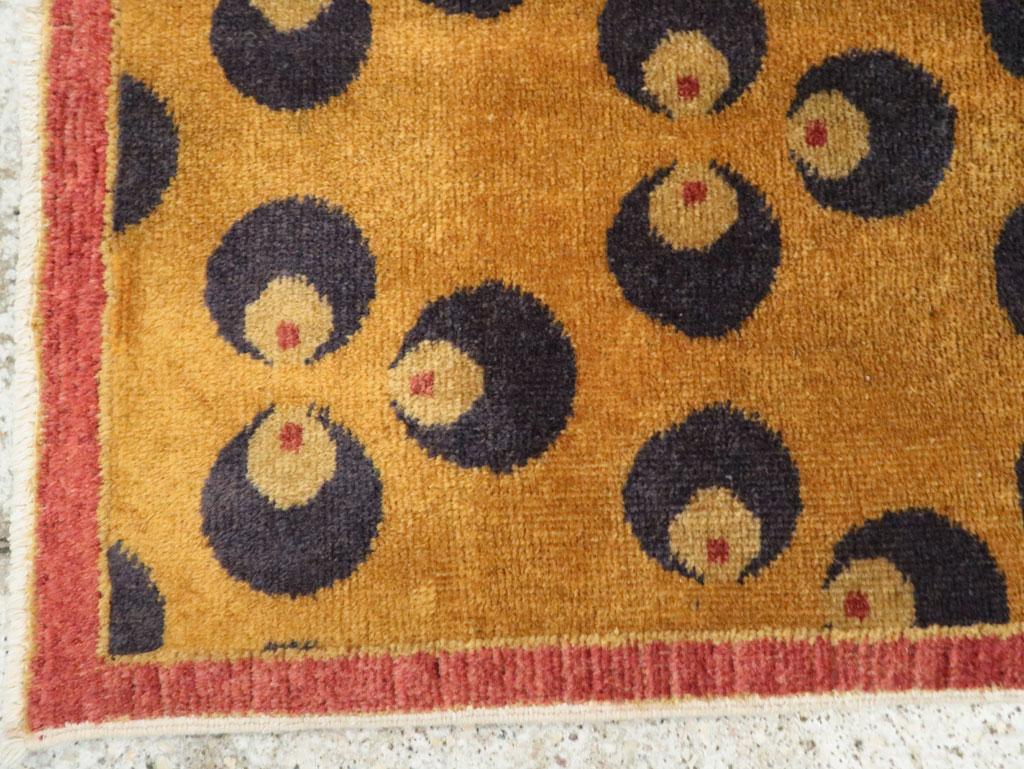 Galerie Shabab Collection Mitte des 20. Jahrhunderts Türkischer Art Deco Wurfteppich im Zustand „Hervorragend“ im Angebot in New York, NY