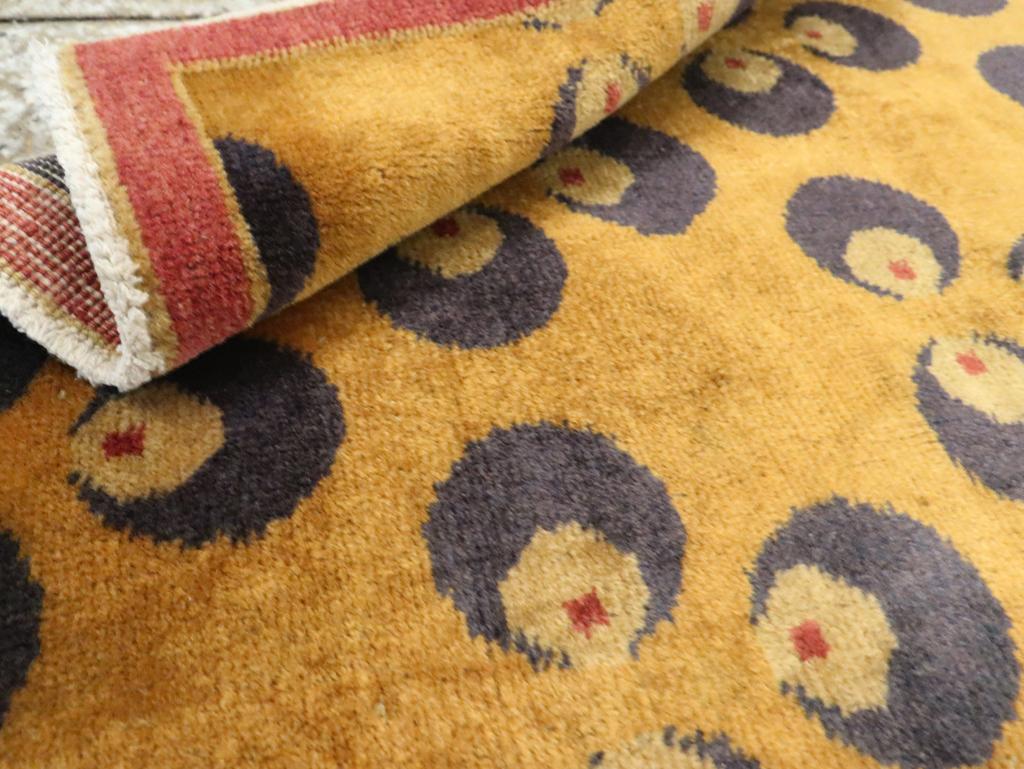 XX secolo Tappeto da lancio della Galerie Shabab Collectional metà del 20° secolo in stile Art Deco turco in vendita