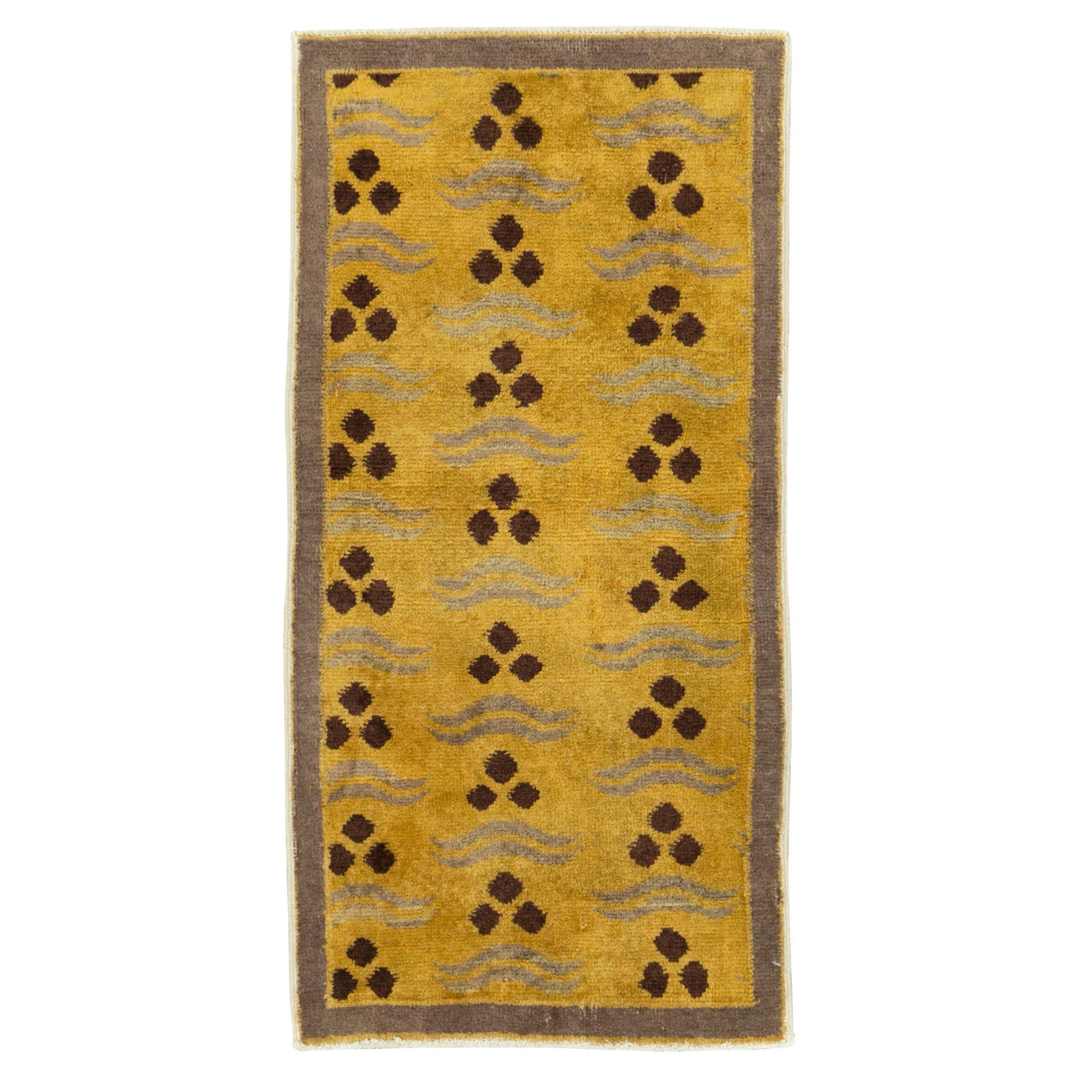 Galerie Shabab Collection Mitte des 20. Jahrhunderts Türkischer Art Deco Wurfteppich