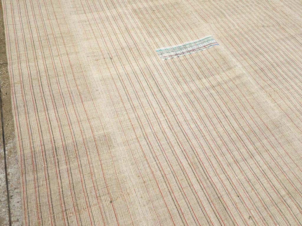 Rustic Mid-20th Century Turkish Flatweave Kilim Large Carpet For Sale